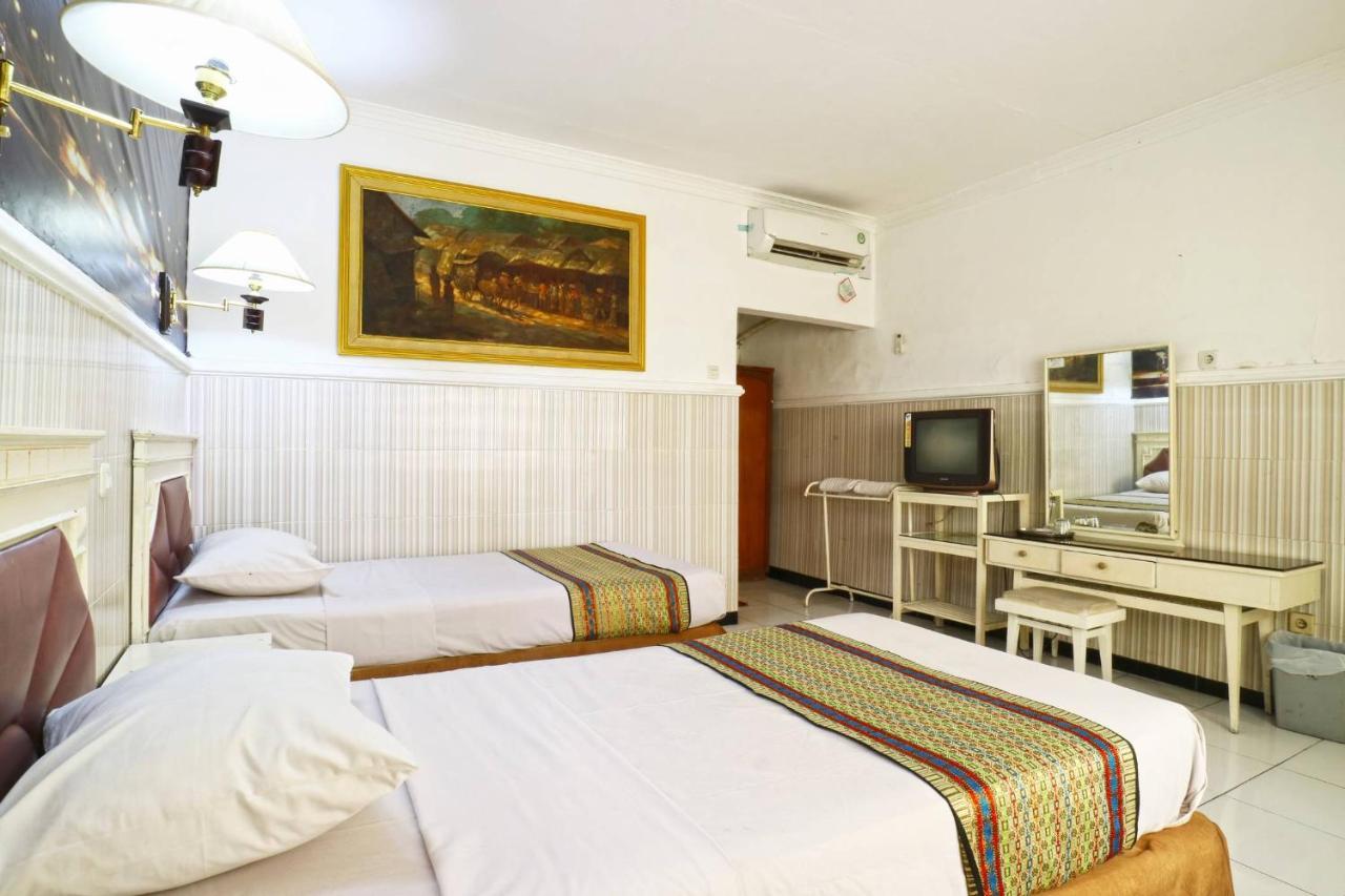 Hotel Tanjung Surabaya Kültér fotó