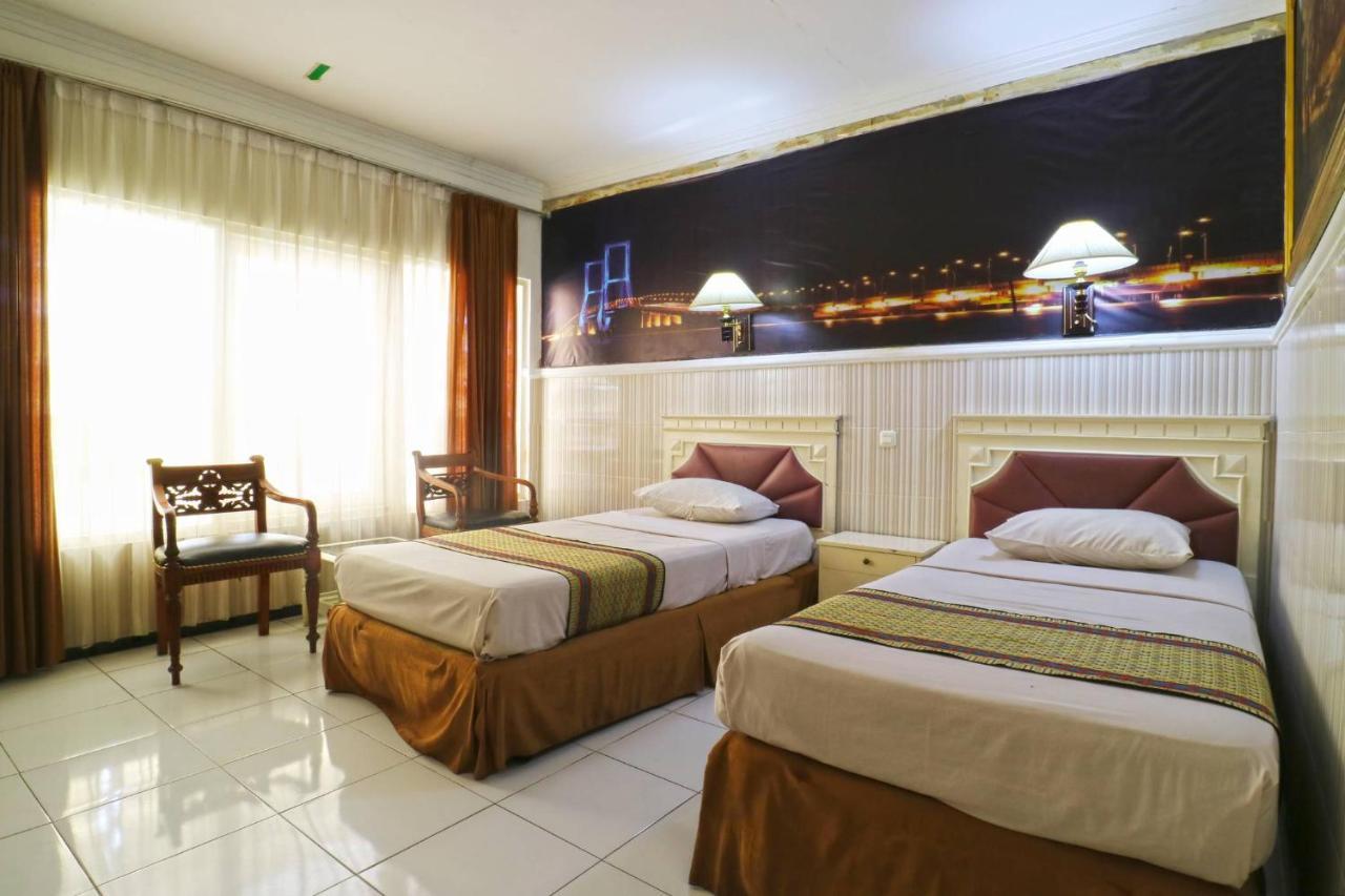Hotel Tanjung Surabaya Kültér fotó