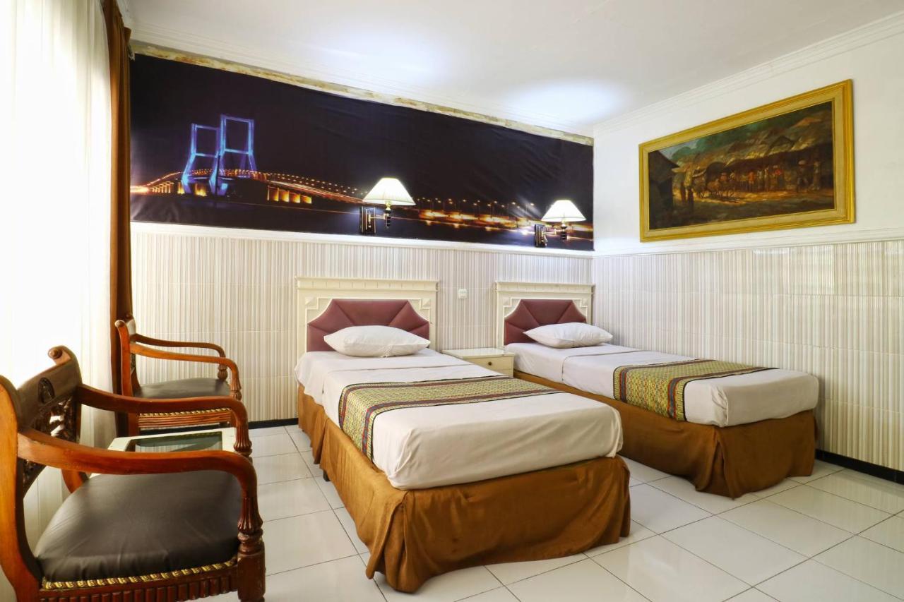 Hotel Tanjung Surabaya Kültér fotó