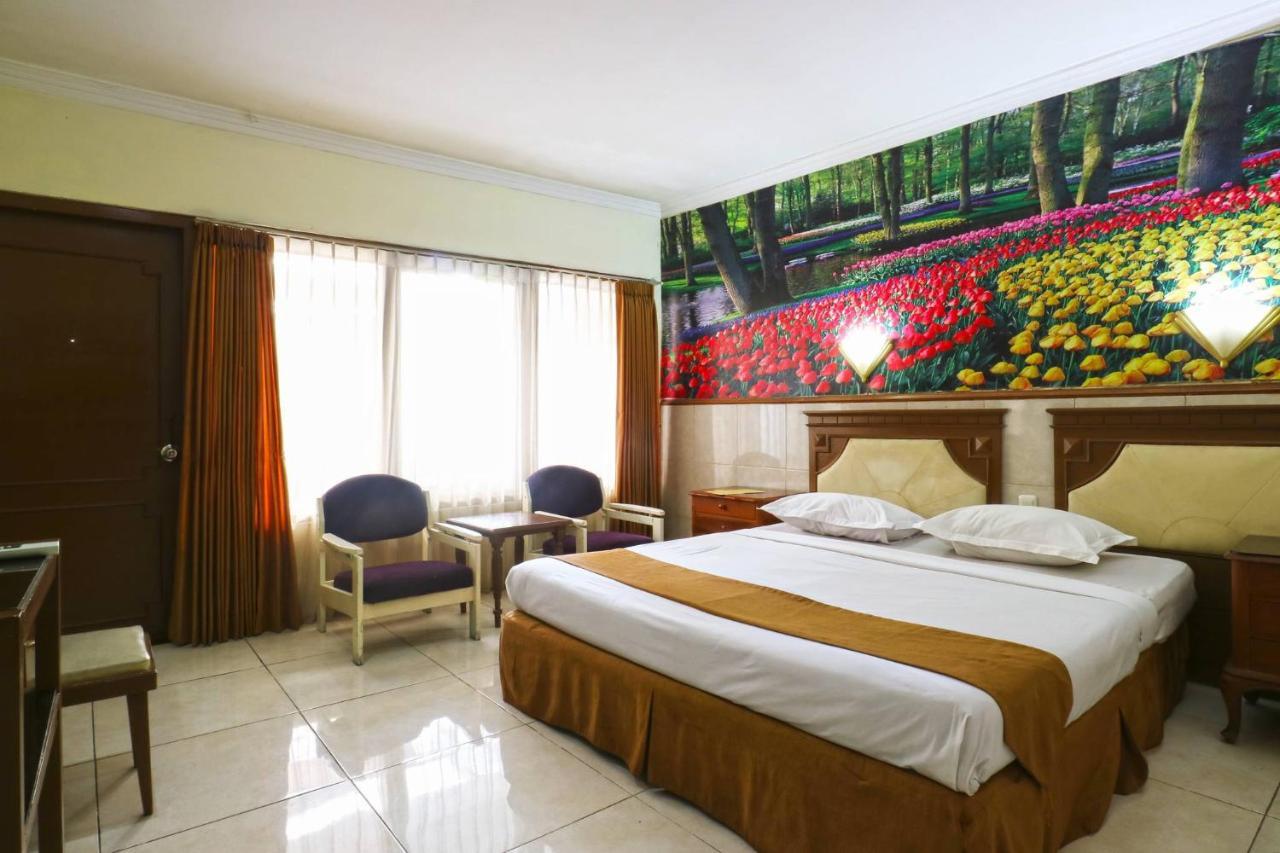 Hotel Tanjung Surabaya Kültér fotó
